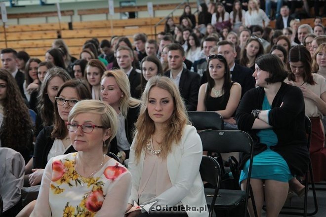 Zakończenie roku szkolnego klas maturalnych z I LO w Ostrołęce [24.04.2015] - zdjęcie #7 - eOstroleka.pl