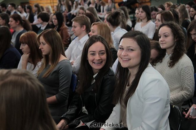 Zakończenie roku szkolnego klas maturalnych z I LO w Ostrołęce [24.04.2015] - zdjęcie #41 - eOstroleka.pl