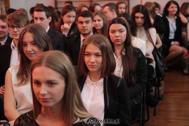 Zakończenie roku szkolnego klas maturalnych II LO w Ostrołęce [ZDJĘCIA] - zdjęcie #43 - eOstroleka.pl