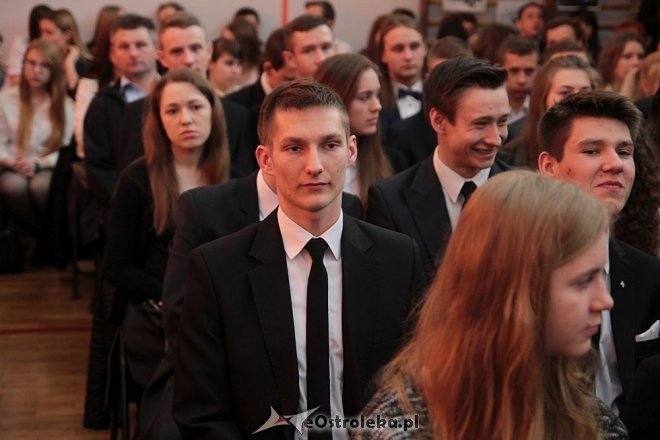 Zakończenie roku szkolnego klas maturalnych II LO w Ostrołęce [ZDJĘCIA] - zdjęcie #44 - eOstroleka.pl