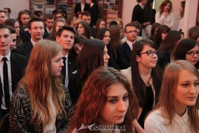 Zakończenie roku szkolnego klas maturalnych II LO w Ostrołęce [ZDJĘCIA] - zdjęcie #7 - eOstroleka.pl