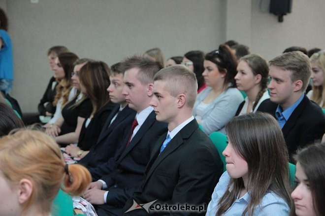 Zakończenie roku szkolnego klas maturalnych z ZSZ nr 3 w Ostrołęce [ZDJĘCIA] - zdjęcie #17 - eOstroleka.pl