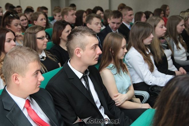 Zakończenie roku szkolnego klas maturalnych z ZSZ nr 3 w Ostrołęce [ZDJĘCIA] - zdjęcie #37 - eOstroleka.pl