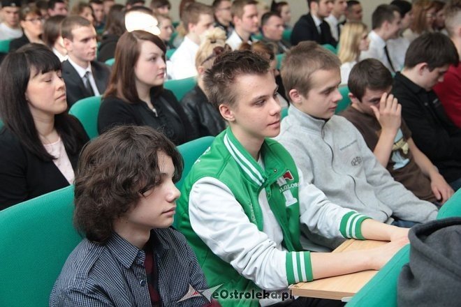 Zakończenie roku szkolnego klas maturalnych z ZSZ nr 3 w Ostrołęce [ZDJĘCIA] - zdjęcie #23 - eOstroleka.pl