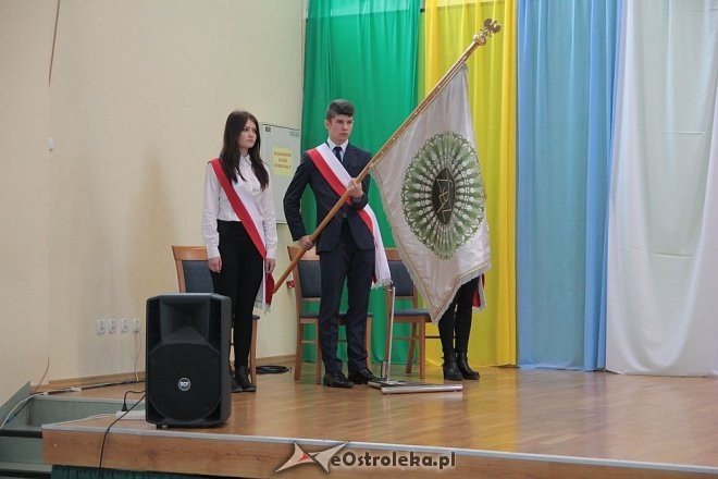 Zakończenie roku szkolnego klas maturalnych z ZSZ nr 4 w Ostrołęce [ZDJĘCIA] - zdjęcie #1 - eOstroleka.pl