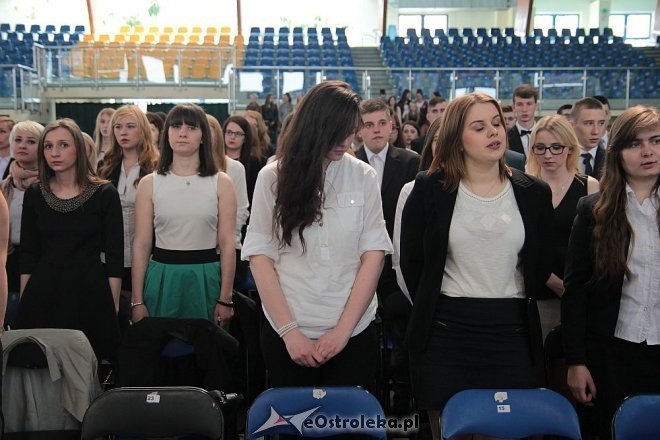 Zakończenie roku szkolnego klas maturalnych z ZSZ nr 4 w Ostrołęce [ZDJĘCIA] - zdjęcie #3 - eOstroleka.pl