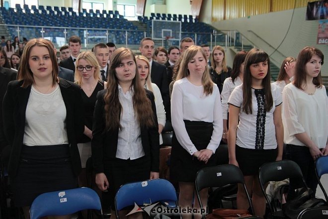 Zakończenie roku szkolnego klas maturalnych z ZSZ nr 4 w Ostrołęce [ZDJĘCIA] - zdjęcie #4 - eOstroleka.pl