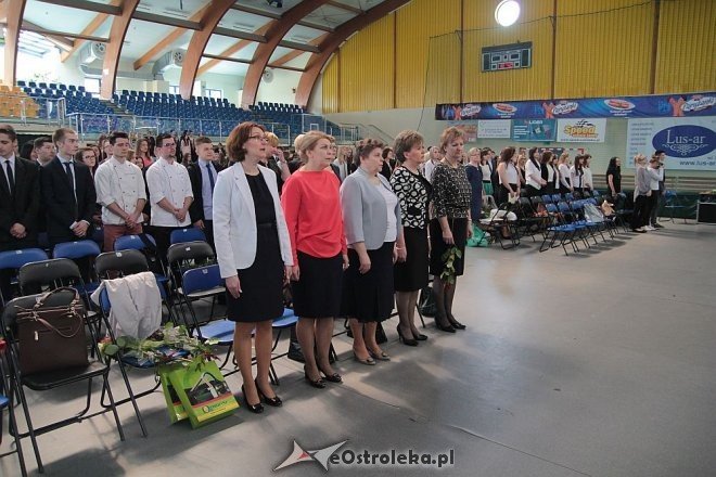 Zakończenie roku szkolnego klas maturalnych z ZSZ nr 4 w Ostrołęce [ZDJĘCIA] - zdjęcie #7 - eOstroleka.pl