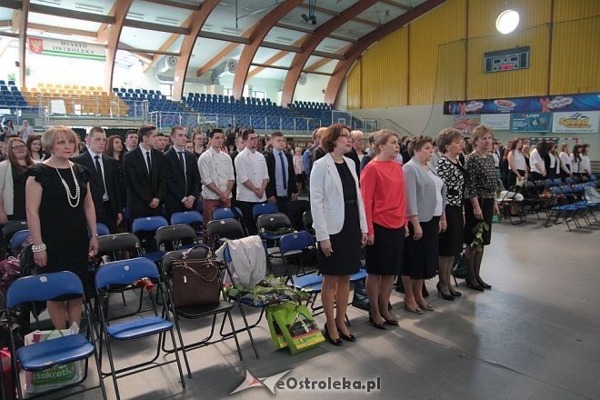 Zakończenie roku szkolnego klas maturalnych z ZSZ nr 4 w Ostrołęce [ZDJĘCIA] - zdjęcie #12 - eOstroleka.pl