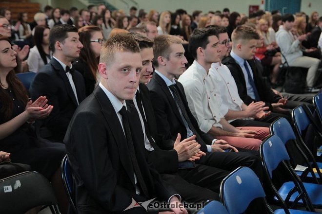 Zakończenie roku szkolnego klas maturalnych z ZSZ nr 4 w Ostrołęce [ZDJĘCIA] - zdjęcie #25 - eOstroleka.pl