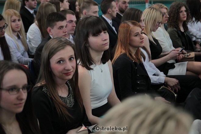 Zakończenie roku szkolnego klas maturalnych z ZSZ nr 4 w Ostrołęce [ZDJĘCIA] - zdjęcie #32 - eOstroleka.pl