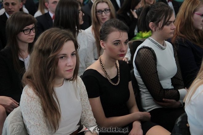 Zakończenie roku szkolnego klas maturalnych z ZSZ nr 4 w Ostrołęce [ZDJĘCIA] - zdjęcie #72 - eOstroleka.pl