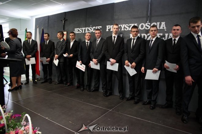 Zakończenie roku szkolnego klas maturalnych z ZSZ nr 1 w Ostrołęce [ZDJĘCIA] - zdjęcie #29 - eOstroleka.pl