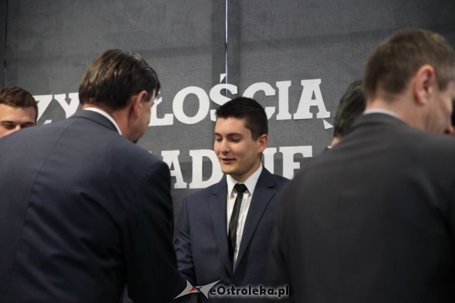Zakończenie roku szkolnego klas maturalnych z ZSZ nr 1 w Ostrołęce [ZDJĘCIA] - zdjęcie #19 - eOstroleka.pl