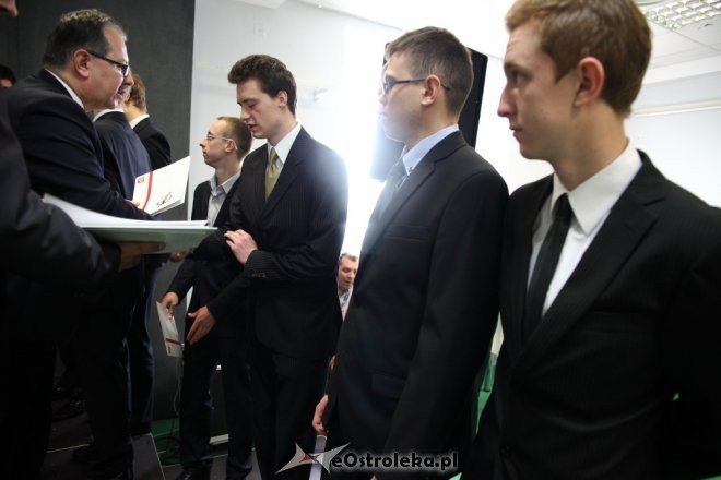 Zakończenie roku szkolnego klas maturalnych z ZSZ nr 1 w Ostrołęce [ZDJĘCIA] - zdjęcie #17 - eOstroleka.pl