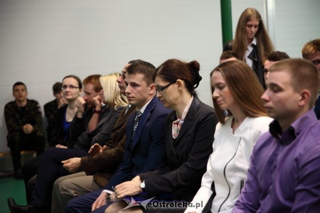 Zakończenie roku szkolnego klas maturalnych II SLO w Ostrołęce [24.04.2015] - zdjęcie #40 - eOstroleka.pl