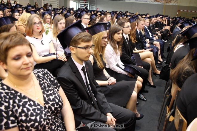 Zakończenie roku szkolnego klas maturalnych III Liceum Ogólnokształcącego w Ostrołęce [24.04.2015] - zdjęcie #9 - eOstroleka.pl