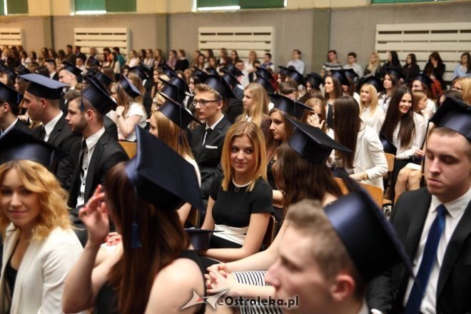 Zakończenie roku szkolnego klas maturalnych III Liceum Ogólnokształcącego w Ostrołęce [24.04.2015] - zdjęcie #40 - eOstroleka.pl