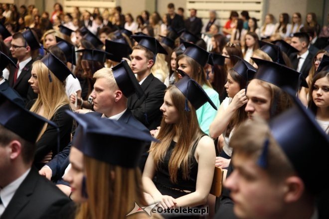 Zakończenie roku szkolnego klas maturalnych III Liceum Ogólnokształcącego w Ostrołęce [24.04.2015] - zdjęcie #11 - eOstroleka.pl