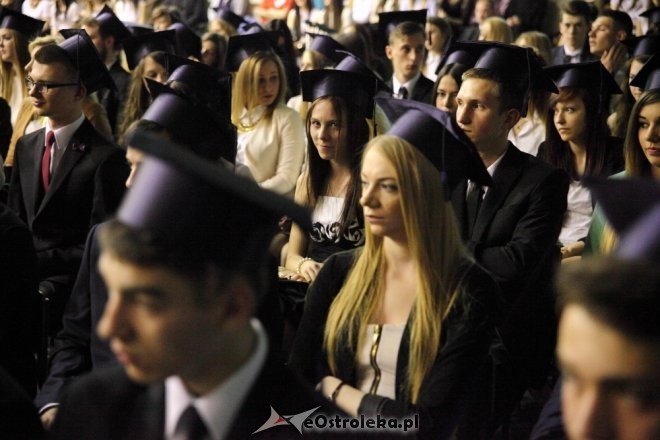 Zakończenie roku szkolnego klas maturalnych III Liceum Ogólnokształcącego w Ostrołęce [24.04.2015] - zdjęcie #46 - eOstroleka.pl