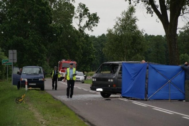 Śmiertelny wypadek w Antoniach (26.06.09) - zdjęcie #1 - eOstroleka.pl