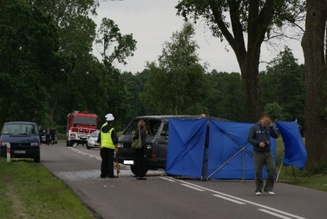 Śmiertelny wypadek w Antoniach (26.06.09) - zdjęcie #4 - eOstroleka.pl