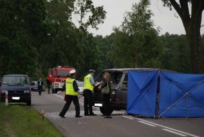 Śmiertelny wypadek w Antoniach (26.06.09) - zdjęcie #5 - eOstroleka.pl