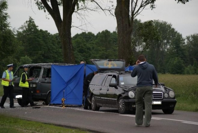 Śmiertelny wypadek w Antoniach (26.06.09) - zdjęcie #6 - eOstroleka.pl