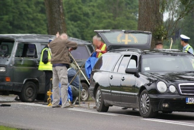 Śmiertelny wypadek w Antoniach (26.06.09) - zdjęcie #10 - eOstroleka.pl