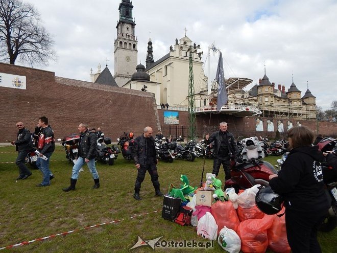 Członkowie Ostrołęckiej Grupy Motocyklowej na Zlocie Gwiaździstym [29.04.2015] - zdjęcie #33 - eOstroleka.pl