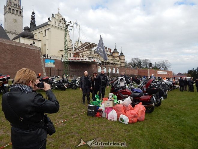 Członkowie Ostrołęckiej Grupy Motocyklowej na Zlocie Gwiaździstym [29.04.2015] - zdjęcie #35 - eOstroleka.pl