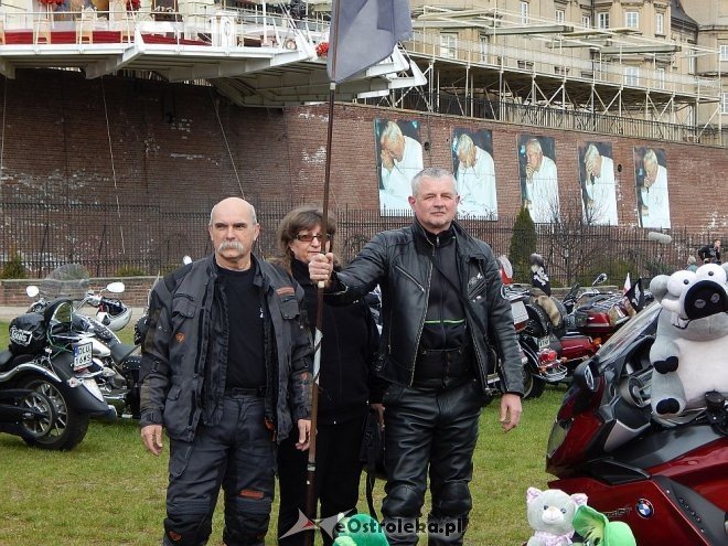 Członkowie Ostrołęckiej Grupy Motocyklowej na Zlocie Gwiaździstym [29.04.2015] - zdjęcie #37 - eOstroleka.pl