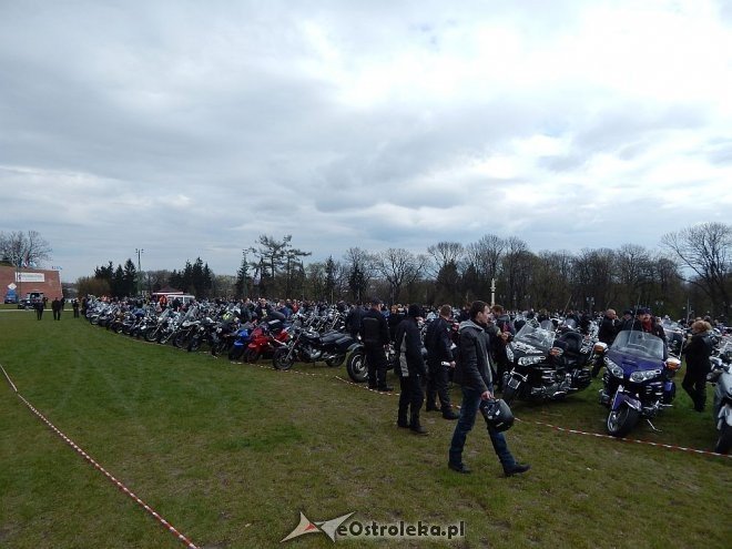 Członkowie Ostrołęckiej Grupy Motocyklowej na Zlocie Gwiaździstym [29.04.2015] - zdjęcie #24 - eOstroleka.pl
