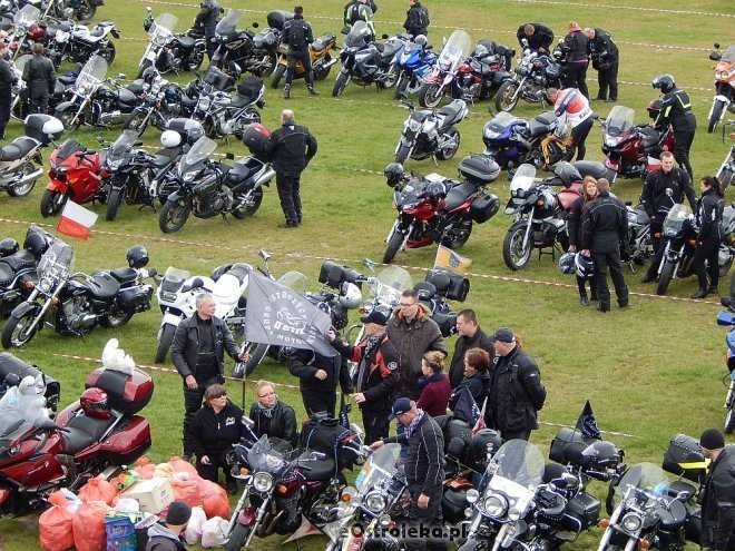 Członkowie Ostrołęckiej Grupy Motocyklowej na Zlocie Gwiaździstym [29.04.2015] - zdjęcie #20 - eOstroleka.pl