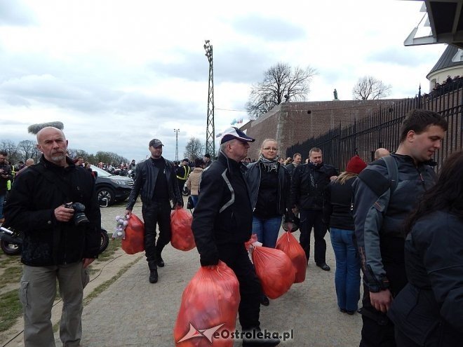 Członkowie Ostrołęckiej Grupy Motocyklowej na Zlocie Gwiaździstym [29.04.2015] - zdjęcie #1 - eOstroleka.pl