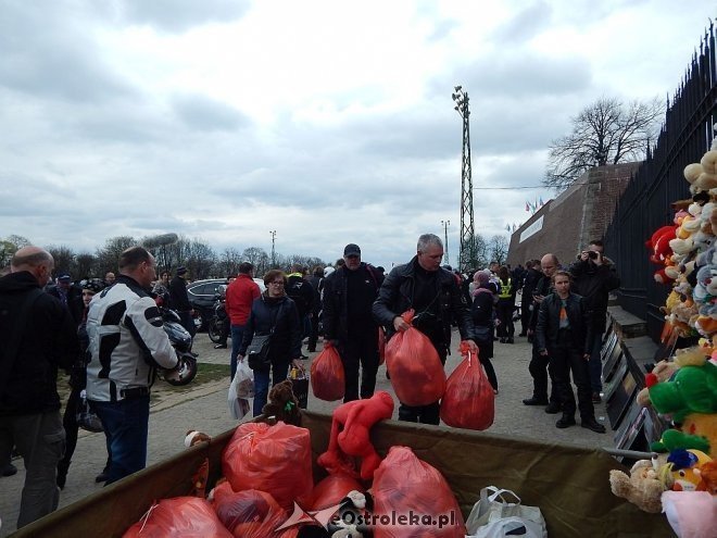 Członkowie Ostrołęckiej Grupy Motocyklowej na Zlocie Gwiaździstym [29.04.2015] - zdjęcie #23 - eOstroleka.pl