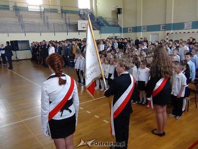 Dzień Flagi Państwowej i Święto Konstytucji w Szkole Podstawowej w Troszynie [03.05.2015] - zdjęcie #4 - eOstroleka.pl