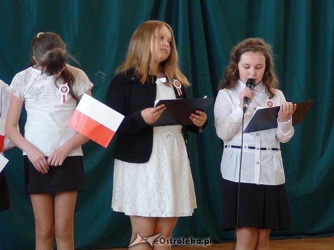 Dzień Flagi Państwowej i Święto Konstytucji w Szkole Podstawowej w Troszynie [03.05.2015] - zdjęcie #11 - eOstroleka.pl