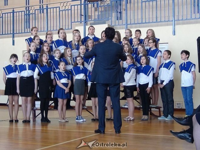 Dzień Flagi Państwowej i Święto Konstytucji w Szkole Podstawowej w Troszynie [03.05.2015] - zdjęcie #13 - eOstroleka.pl