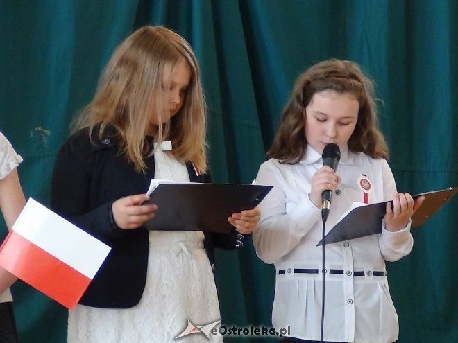 Dzień Flagi Państwowej i Święto Konstytucji w Szkole Podstawowej w Troszynie [03.05.2015] - zdjęcie #19 - eOstroleka.pl