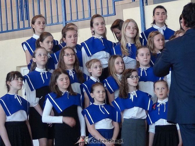 Dzień Flagi Państwowej i Święto Konstytucji w Szkole Podstawowej w Troszynie [03.05.2015] - zdjęcie #36 - eOstroleka.pl