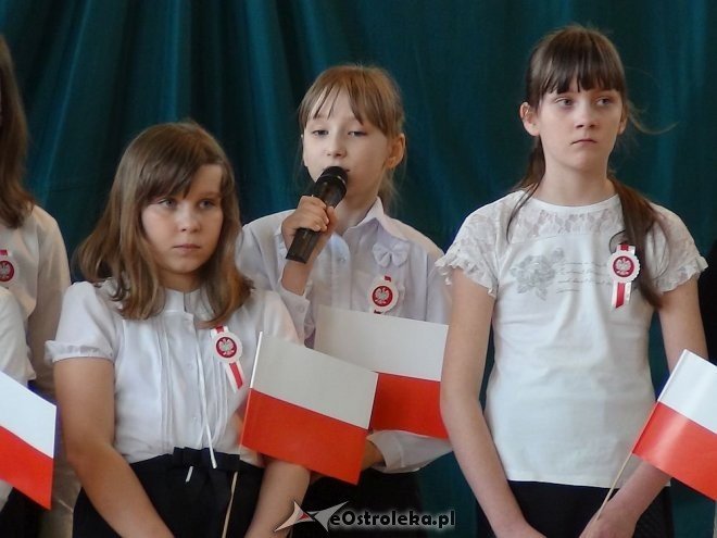 Dzień Flagi Państwowej i Święto Konstytucji w Szkole Podstawowej w Troszynie [03.05.2015] - zdjęcie #41 - eOstroleka.pl