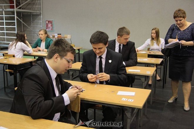 Matura 2015: Dziś język polski. Zobacz zdjęcia z III LO w Ostrołęce [04.05.2015] - zdjęcie #33 - eOstroleka.pl