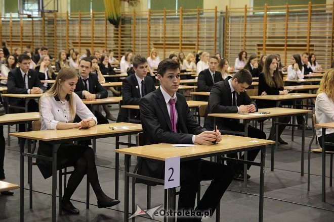 Matura 2015: Dziś język polski. Zobacz zdjęcia z III LO w Ostrołęce [04.05.2015] - zdjęcie #20 - eOstroleka.pl