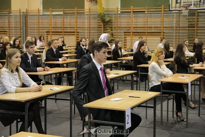 Matura 2015: Dziś język polski. Zobacz zdjęcia z III LO w Ostrołęce [04.05.2015] - zdjęcie #15 - eOstroleka.pl