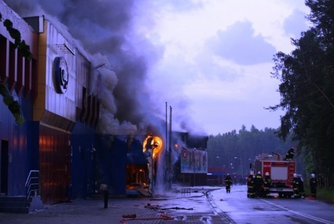 Pożar w JBB w Łysych - zdjęcie #11 - eOstroleka.pl
