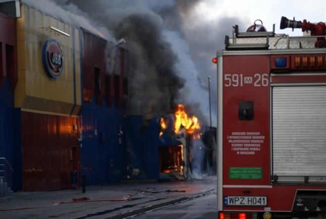 Pożar w JBB w Łysych - zdjęcie #18 - eOstroleka.pl