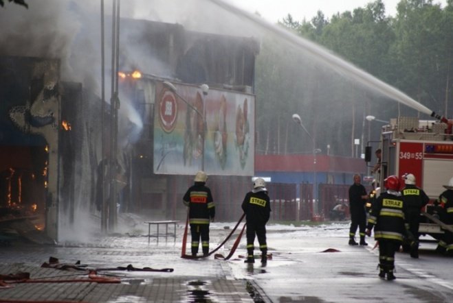 Pożar w JBB w Łysych - zdjęcie #25 - eOstroleka.pl
