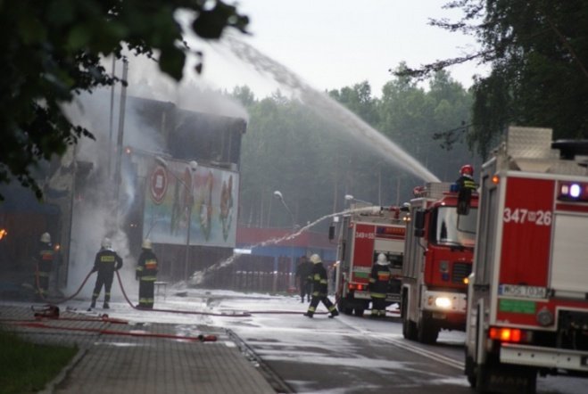 Pożar w JBB w Łysych - zdjęcie #29 - eOstroleka.pl