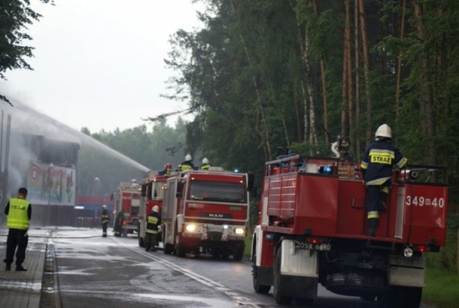 Pożar w JBB w Łysych - zdjęcie #35 - eOstroleka.pl